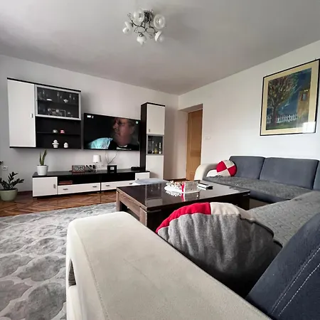 Apartment Toromanovic *
